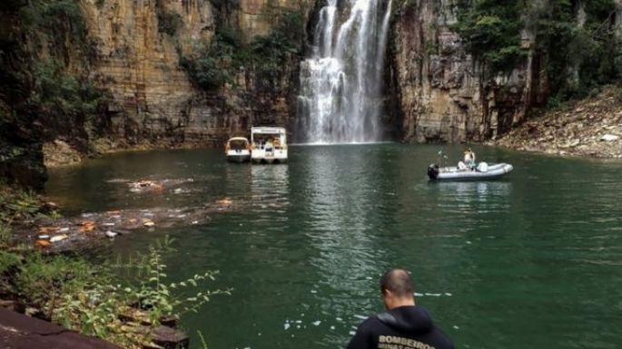 Ascienden a 10 los muertos por el desprendimiento de rocas en un lago de Brasil