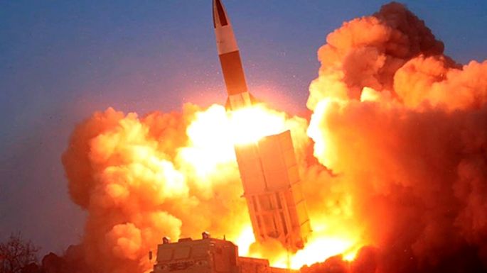 Norcorea lanzó dos nuevos misiles