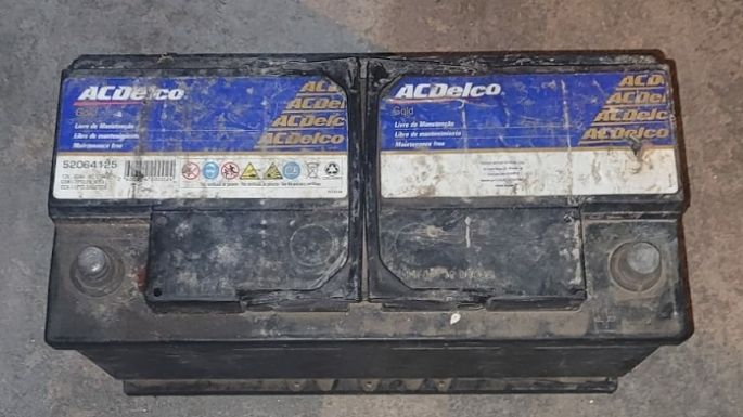 Se robó la batería de una camioneta que estaba estacionada