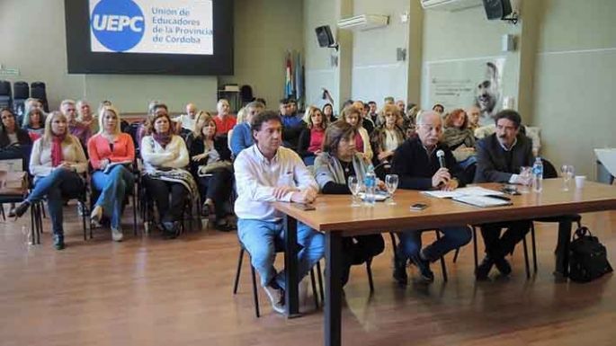 Reclaman por descuentos y jubilaciones