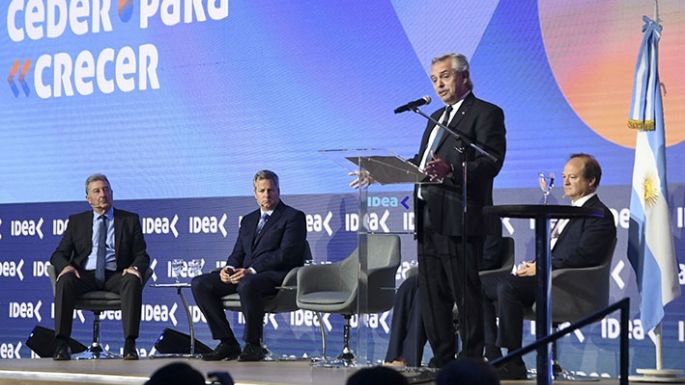 Fernández: "¿Alguien les pidió un centavo para hacer obra pública?"