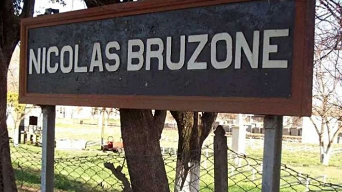 Regalan lotes para repoblar la localidad