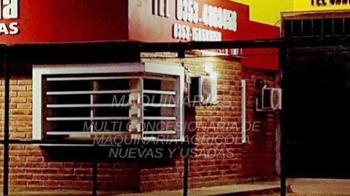 Hicieron un hueco en el techo y robaron  la caja de seguridad en una concesionaria