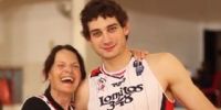 Abel Aristimuño, jugador de básquet. Hijo de Viviana