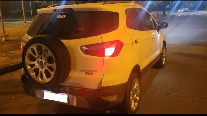 Un joven de 17 años que iba en moto sufrió varias fracturas tras chocar con un automóvil