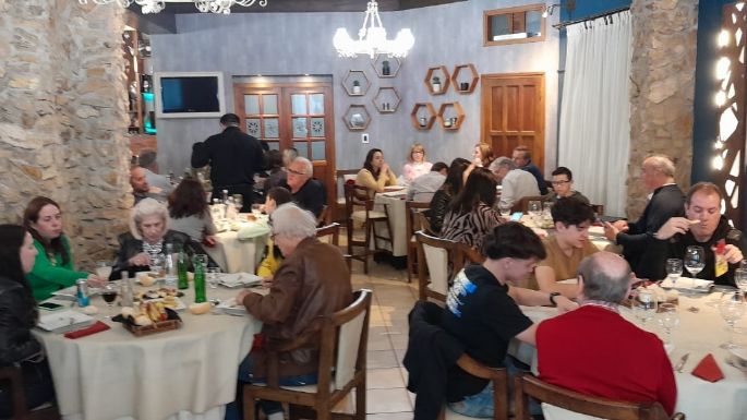FOTOS - Los villamarienses eligieron comer en restaurantes para celebrar a las madres