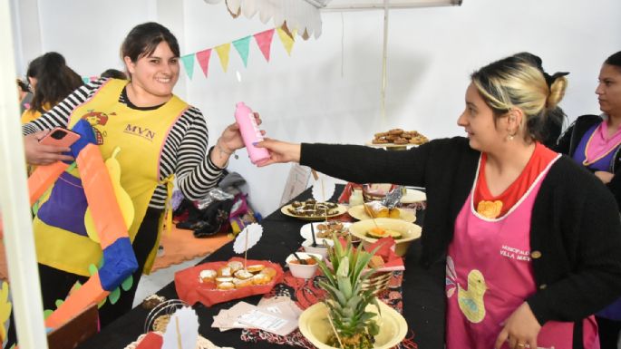 [GALERÍA DE FOTOS] Se está realizando la Feria de Alimentos en Villa Nueva