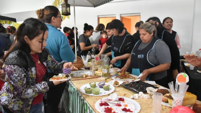 [GALERÍA DE FOTOS] Se está realizando la Feria de Alimentos en Villa Nueva