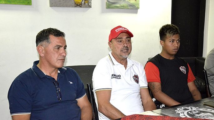 Alem recibe a Universitario con la necesidad de ganar