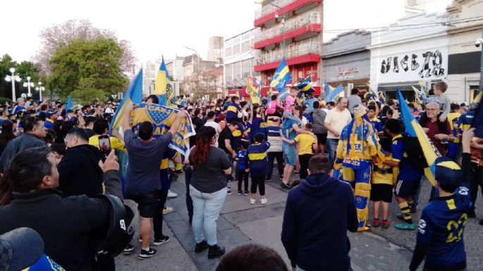 Boca campeón: Los hinchas villamarienses festejaron en la plaza