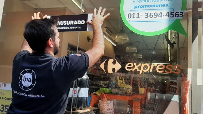 Clausuran Carrefour Express por no inscribirse en el Registro de Grandes Generadores de Residuos
