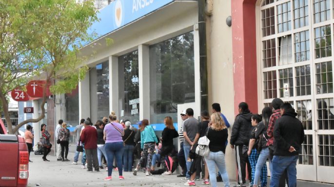 Hubo filas extensas en Anses