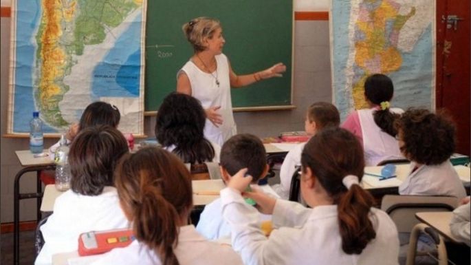 Casi 16.000 chicos debieron cambiarse de escuela en Córdoba por la crisis económica