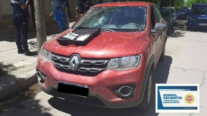 Uno manejaba ebrio y el otro violó una orden judicial y después dañó un patrullero