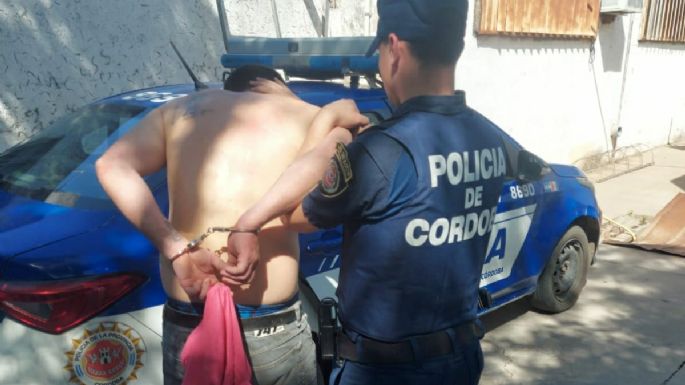 Se presentó en la casa de su madre y quedó detenido