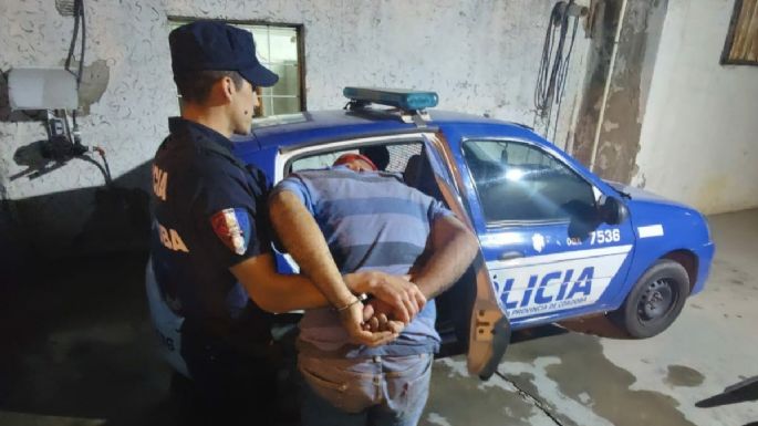 Detenido por golpear a su pareja en el rostro