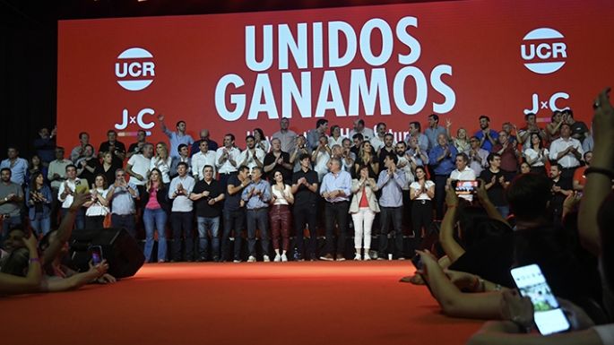 El radicalismo realizó masivo acto para mostrar unidad frente al PRO