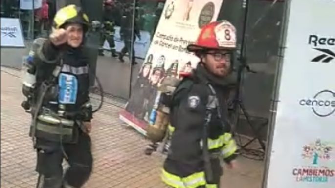 Bomberos de Villa María muestran sus medallas en Chile
