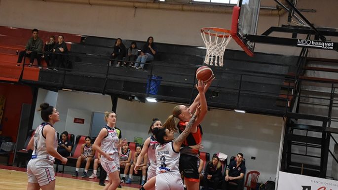 Ajustada derrota de Las Leonas
