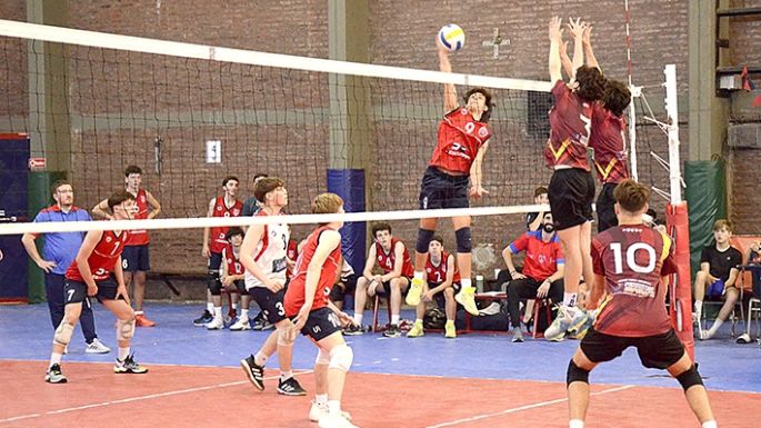 Trinitarios y Rivadavia sumaron todas victorias