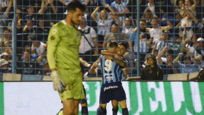 Atlético volvió a la cima y Racing empató al final