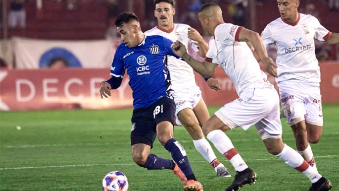 Huracán derrotó a Talleres y se mantiene en la pelea por el título