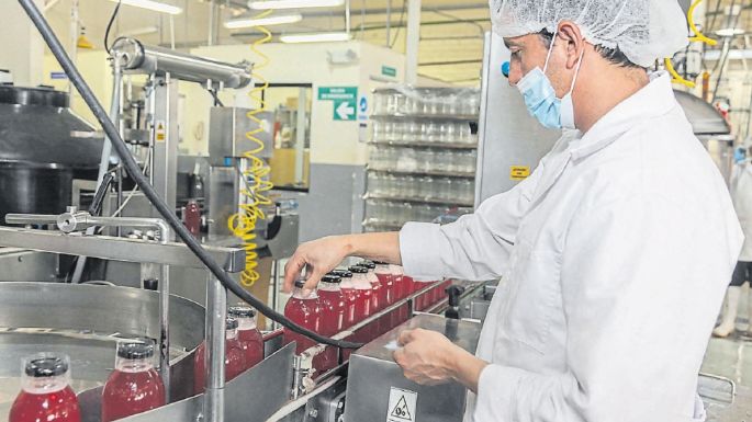 La actividad industrial subió 7,6 % durante agosto y la construcción 7,3% interanual