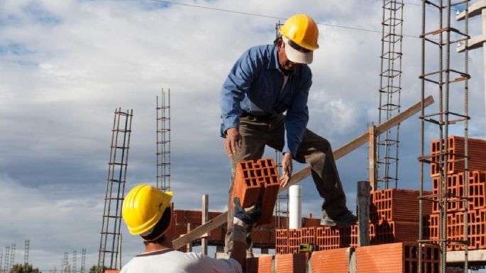 La actividad industrial subió 7,6 % durante agosto y la construcción 7,3% interanual
