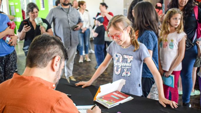 Chanti compartió una charla con niños y autografió libros