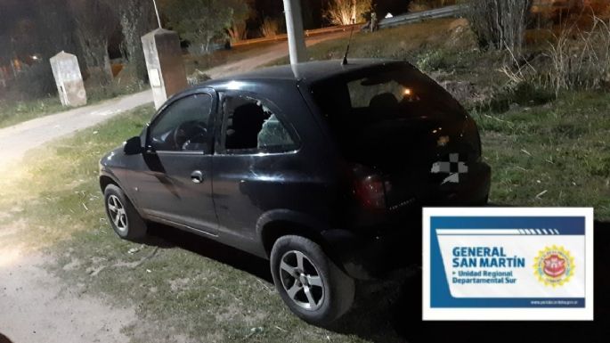 Robó dos camperas de un auto y lo detuvieron