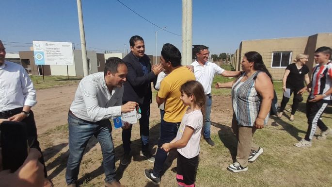 [Videos] Realizaron la entrega de viviendas en el barrio El Vallecito
