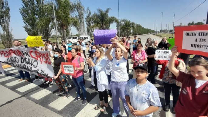 [Vídeos] Trabajadores del Pasteur cortaron la ruta para reclamar por salarios y condiciones dignas