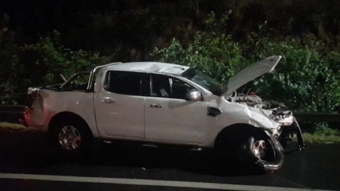 Un hombre perdió con control de su camioneta y chocó