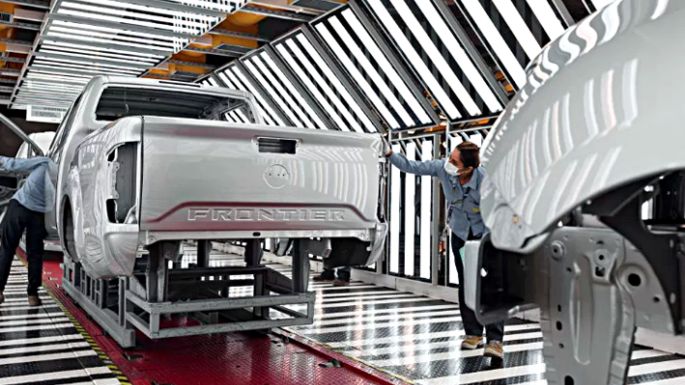 Nissan vuelve a  producir