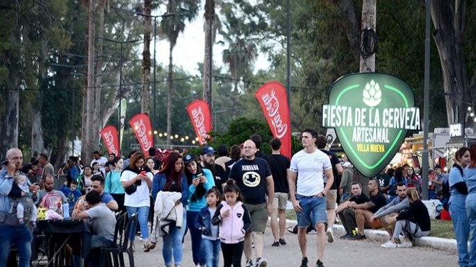 El Parque se coronó de espuma