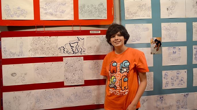 Tiene 12 años e inauguró una muestra con más de 300 dibujos