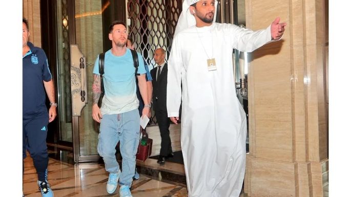 Llegó Messi a la concentración argentina en Abu Dhabi