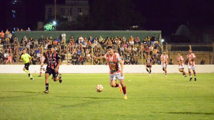 Alumni ganó otro clásico y clasificó a cuartos como Atlético Ticino