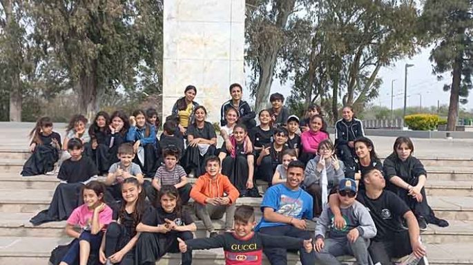 Más pibes de Villa María en el  escenario Atahualpa Yupanqui