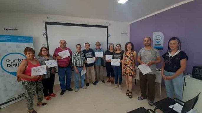 Capacitaron a vecinos en el Punto Digital