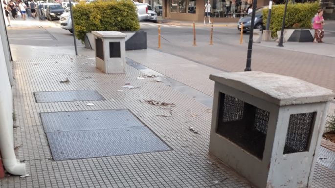 Comerciantes se quejan de la "suciedad" de la Peatonal