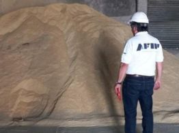 La AFIP clausuró en Córdoba una destilería y un centro de acopio