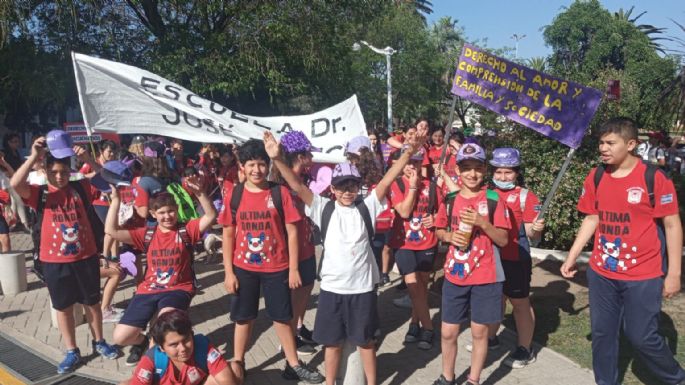 [Vídeos] La Escuela Bianco marchó por los Derechos de las Infancias
