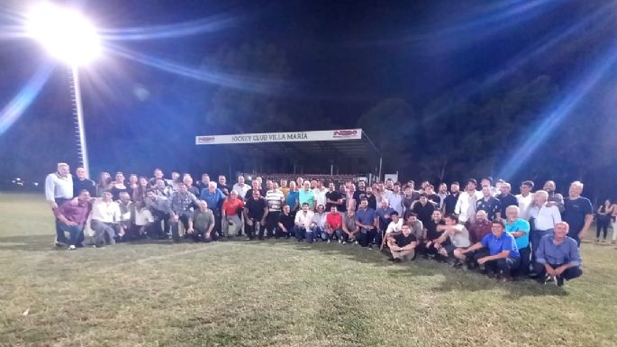 El Jockey inauguró la nueva iluminación de su cancha