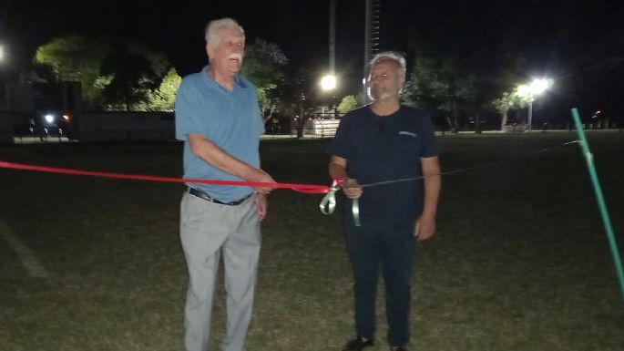 El Jockey inauguró la nueva iluminación de su cancha
