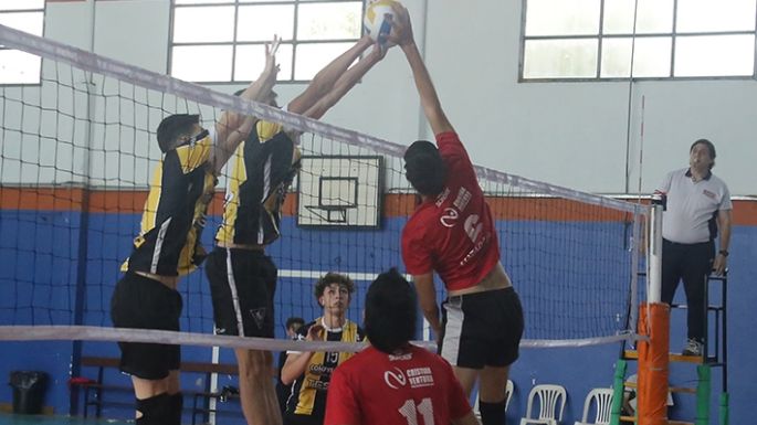 Trinitarios y Rivadavia ya piensan  en los cuartos de final del Oficial