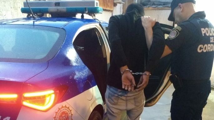 Robó la batería de un auto pero lo vieron y fue detenido