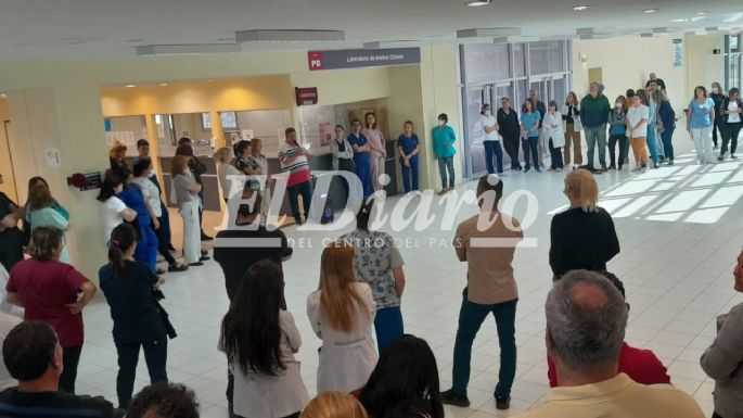 Sigue el reclamo en el Pasteur: hubo asamblea y mañana habrá paro y movilización