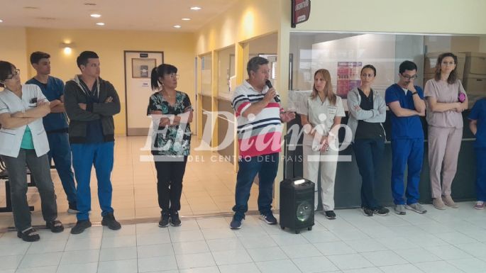 Sigue el reclamo en el Pasteur: hubo asamblea y mañana habrá paro y movilización