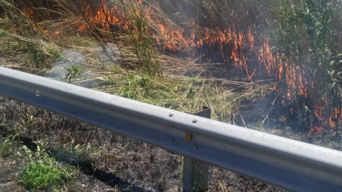 Bomberos sofocaron un incendio en el barrio Poetas Argentinos